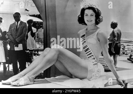 BEAUTY NORMA NOLAND N MISS ARGENTINIEN GEWINNT MISS-UNIVERSUM-TITEL; 17. JULI 1962 Stockfoto