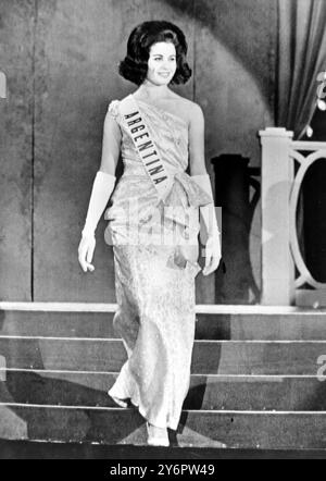 BEAUTY NORMA NOLAND N MISS ARGENTINIEN GEWINNT MISS-UNIVERSUM-TITEL; 17. JULI 1962 Stockfoto