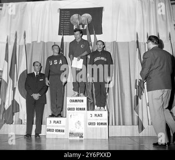 WORLD AMATEUR WRESTLING CHAMIPNSHIPS IN TOLEDO - KASIM AYVAZ, JIM BURKE UND STEVAN HORVAT / ; 3. JULI 1962 Stockfoto