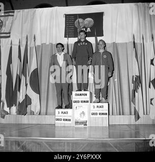 WORLD AMATEUR WRESTLING CHAMIPNSHIPS IN TOLEDO - BJARNE ANSBOL, YUVAS SELEKMAN UND ANATOLY KOLESOV / ; 3. JULI 1962 Stockfoto