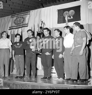 WORLD AMATEUR WRESTLING CHAMIPNSHIPS IN TOLEDO - BULGARISCHES WRESTLING TEAM STEHT AUF DER BÜHNE ; 3. JULI 1962 Stockfoto