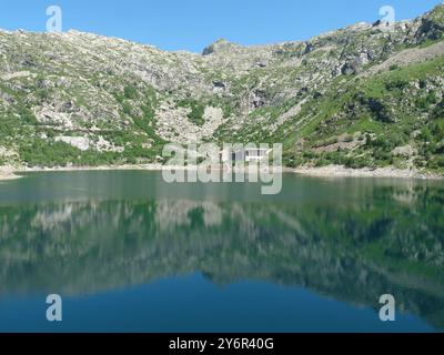 Stausee Sallente befindet sich in Pallars Jussá in der Nähe der Stadt Torre de Cabdella. Stockfoto