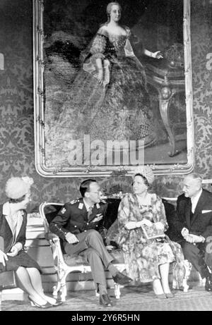 KÖNIGIN JULIANA UND PRINZ BERNHARD MIT DR SCHAERF IN WIEN; 21. MAI 1962 Stockfoto