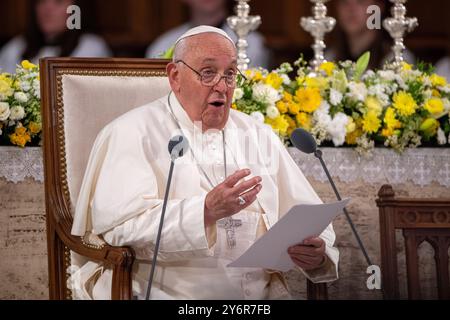 Luxemburg, Luxemburg. September 2024. Papst Franziskus spricht in der Kathedrale Notre Dame. Es ist der erste Besuch eines Papstes in Luxemburg seit fast 40 Jahren. Quelle: Harald Tittel/dpa/Alamy Live News Stockfoto