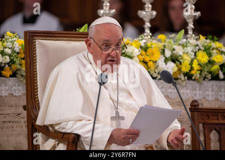 Luxemburg, Luxemburg. September 2024. Papst Franziskus spricht in der Kathedrale Notre Dame. Es ist der erste Besuch eines Papstes in Luxemburg seit fast 40 Jahren. Quelle: Harald Tittel/dpa/Alamy Live News Stockfoto