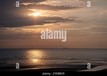 Sonnenuntergang über den Strand Stockfoto