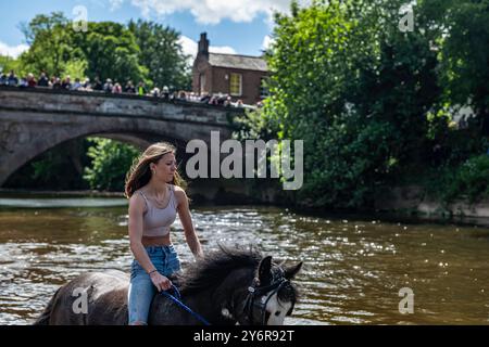 Appleby-in-Westmorland, Cumbria, England, Großbritannien. Juni 2024. 10.000 Reisende, romas und Zigeuner, steigen in die kleine Stadt Appleby in der Eden V Stockfoto