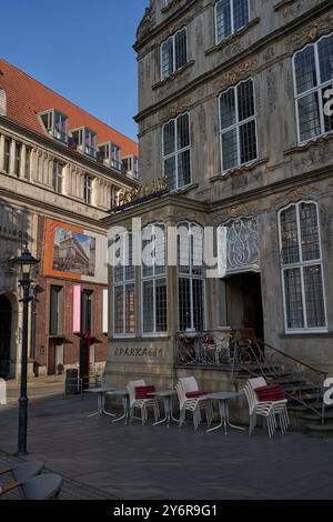 Bremen, Deutschland - 1. September 2024 - der Bremer Marktplatz befindet sich an einem sonnigen Sommermorgen im Zentrum der Hansestadt Bremen Stockfoto