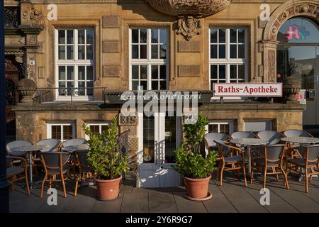 Bremen, Deutschland - 1. September 2024 - der Bremer Marktplatz befindet sich an einem sonnigen Sommermorgen im Zentrum der Hansestadt Bremen Stockfoto