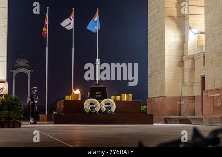 Amar Jawan Jyoti, India Gate bei Nacht. Neu-Delhi, Indien Stockfoto