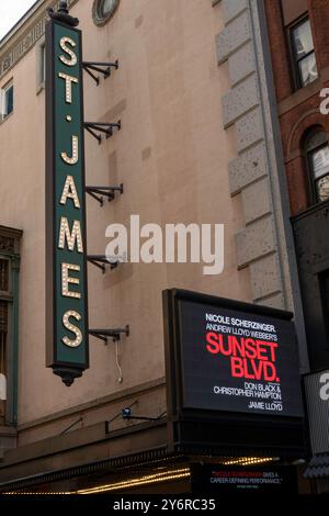 Das St. James Theatre zeigt den Sunset Blvd., New York City, USA 2024 Stockfoto