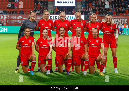 Enschede, Niederlande. September 2024. ENSCHEDE, Stadion de Grolsch Veste, 26.09.2024, Saison 2024/2025, UEFA Women Champions League Qualifikation. Während des Spiels Twente - Osijek (Frauen), Teamfoto Twente Credit: Pro Shots/Alamy Live News Stockfoto