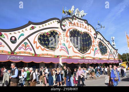 Marstall Festzelt München 25.09.24 Theresienwiesn Oktoberfest Festzelt München *** Marstall Festzelt München 25 09 24 Theresienwiesn Oktoberfest Festzelt München Stockfoto