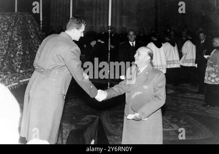 GENERAL FRANCO MIT PRINZ DON JUAN CARLOS IN MADRID / 28. FEBRUAR 1962 Stockfoto