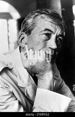 3. FEBRUAR 1962 JOHN HUSTON, REGISSEUR UND PRODUZENT DES FILMS FREUD. WÄHREND DER DREHARBEITEN IN WIEN, ÖSTERREICH. Stockfoto