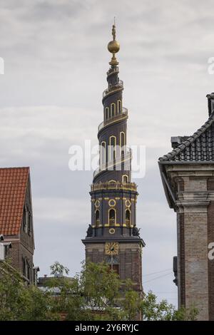 Korkenzieher-Turm der Evangelisch-Lutherischen Erlöserkirche, vor Frelsers Kirke, Christianshavn, Kopenhagen, Dänemark, Europa Stockfoto