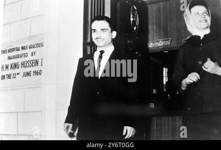 KÖNIG HUSSEIN MIT EHEFRAU PRINZESSIN MUNA VON JORDANIEN 1. FEBRUAR 1962 Stockfoto