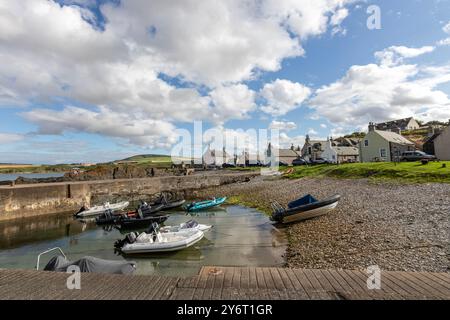 Sandend ist ein kleines Fischerdorf in der Nähe von Banff und Portsoy, Schottland. Stockfoto