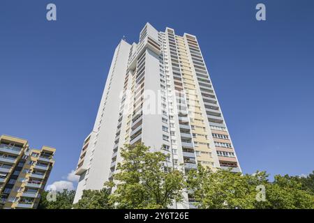 Idealer Wohnturm, Fritz-Erler-Allee 120, Gropiusstadt, Neukoelln, Berlin, Deutschland, Europa Stockfoto