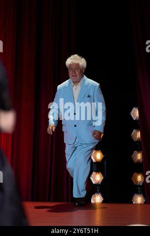 26. September 2024, Madrid, Spanien: Pedro Almodovar erhält den Donosti Award während des 72. Internationalen Filmfestivals San Sebastian im Kursaal Palace am 26. September 2024 in Donostia/San Sebastian, Spanien (Credit Image: © Jack Abuin/ZUMA Press Wire) NUR ZUR REDAKTIONELLEN VERWENDUNG! Nicht für kommerzielle ZWECKE! Stockfoto