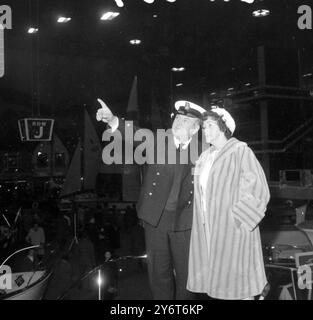 BOATS INTERNATIONAL BOAT SHOW EARLS COURT - WILLIAM HARVEY / 3. JANUAR 1962 Stockfoto