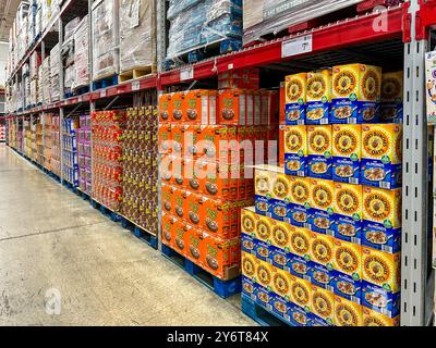 Müsli-Auswahl in einem Sam's Club-Großhandelsgeschäft Stockfoto