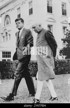 US-AMERIKANISCHER PRÄSIDENT JOHN F. KENNEDY UND INDISCHER PREMIERMINISTER SHRI JAWAHARLAL PANDIT NEHRU AM 9. NOVEMBER 1961 IN WASHINGTON Stockfoto