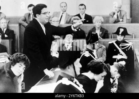 MORDPROZESS IN GENF - JOSETTE BAUER MIT EHEMANN RICHARD UND RECHTSANWALT NICOLET / 14. OKTOBER 1961 Stockfoto