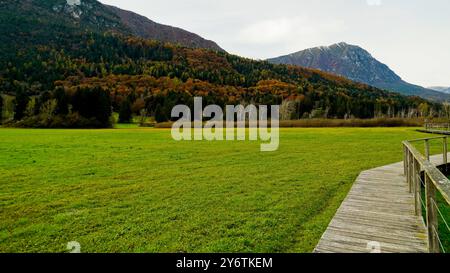 Archäologischer Naturpark Fiavé. Herbstlandschaft. Provinz Trient. Trentino Südtirol, Italien Stockfoto