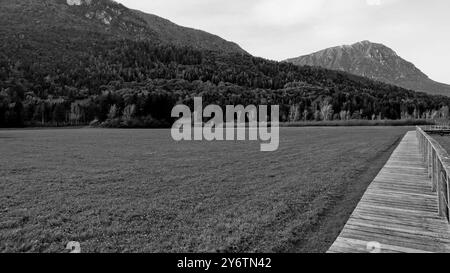 Archäologischer Naturpark Fiavé. Herbstlandschaft. Provinz Trient. Trentino Südtirol, Italien Stockfoto