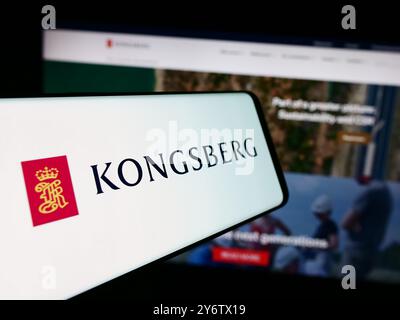 Deutschland. August 2024. In dieser Abbildung ist ein Smartphone mit dem Logo des norwegischen Unternehmens Kongsberg Gruppen ASA vor der Business-Website zu sehen. (Credit Image: © Timon Schneider/SOPA Images via ZUMA Press Wire) NUR REDAKTIONELLE VERWENDUNG! Nicht für kommerzielle ZWECKE! Stockfoto