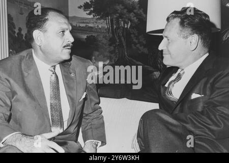 PAKISTANISCHER PRÄSIDENT AYUB KHAN MIT GOVERNON NELSON ROCKEFELLER IN NEW YORK / 16. JULI 1961 Stockfoto