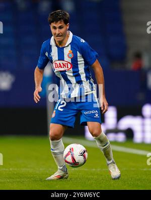 Barcelona, Spanien. September 2024. Während des La Liga EA Sports Matches zwischen RCD Espanyol und Villarreal CF spielte er am 26. September 2024 im RCDE Stadium in Barcelona, Spanien. (Foto: Sergio Ruiz/Imago) Credit: PRESSINPHOTO SPORTS AGENCY/Alamy Live News Stockfoto