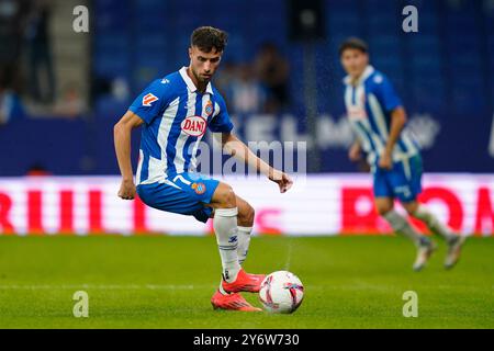 Barcelona, Spanien. September 2024. Während des La Liga EA Sports Matches zwischen RCD Espanyol und Villarreal CF spielte er am 26. September 2024 im RCDE Stadium in Barcelona, Spanien. (Foto: Sergio Ruiz/Imago) Credit: PRESSINPHOTO SPORTS AGENCY/Alamy Live News Stockfoto