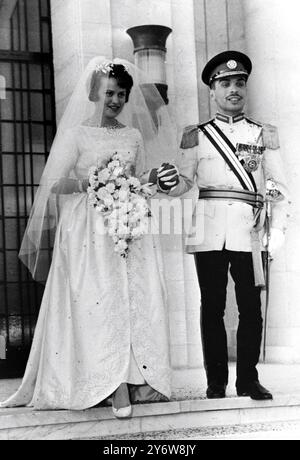 KÖNIG HUSSEIN MIT FRAU TONI GARDINER AM 29. MAI 1961 IN AMMAN Stockfoto