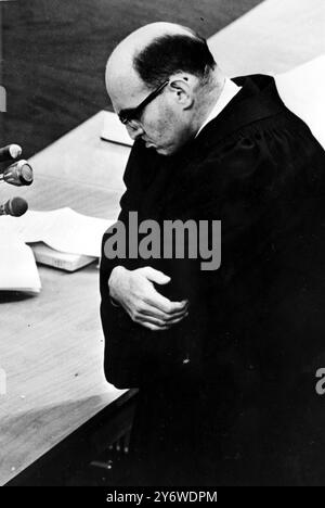 GIDEON HAUSNER WÄHREND DES ADOLF EICHMANN-PROZESSES IN JERUSALEM / 19. APRIL 1961 Stockfoto