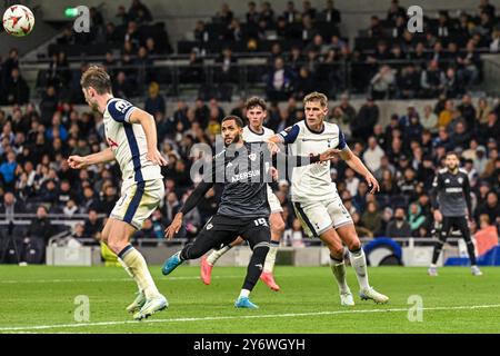 London, England - 26. September: Juninho of Qarabag beim Spiel der UEFA Europa League 2024/25 zwischen Tottenham Hotspur FC und FK Qarabag im Tottenham Hotspur Stadium am 26. September 2024 in London. (David Horton/SPP) Credit: SPP Sport Press Photo. /Alamy Live News Stockfoto