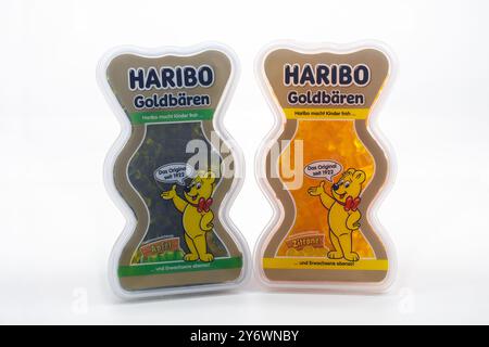 HUETTENBERG, HESSEN/DEUTSCHLAND 01-19-2024: HARIBO Jelly Candies. Haribo-Holding GmbH & Co. KG ist eine bekannte deutsche Süßwarenfirma, die 19 gegründet wurde Stockfoto