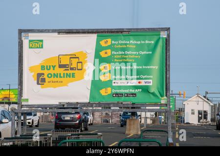 Kaufen Sie ein Online-Schild im Kent Baubedarf-Laden an der Old Placentia Road in Mount Pearl, Neufundland und Labrador, Kanada Stockfoto