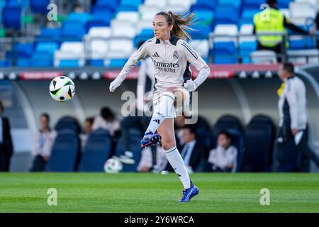 Madrid, Madrid, Spanien. September 2024. Caroline Weir von Real Madrid wärmt sich beim Spiel der UEFA Women's Champions League 2nd Runde 2nd Leg zwischen Real Madrid und Sporting CP am 26. September 2024 in Madrid auf. (Kreditbild: © Alberto Gardin/ZUMA Press Wire) NUR REDAKTIONELLE VERWENDUNG! Nicht für kommerzielle ZWECKE! Stockfoto