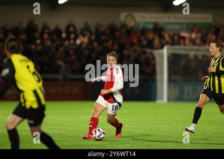 Borehamwood, Großbritannien. September 2024. Kim Little of Arsenal Women war am 26. September 2024 beim Spiel der UEFA Women's Champions League in Meadow Park, Borehamwood, England, zwischen Arsenal Women und BK Hacken Women am Ball. Foto von Joshua Smith. Nur redaktionelle Verwendung, Lizenz für kommerzielle Nutzung erforderlich. Keine Verwendung bei Wetten, Spielen oder Publikationen eines einzelnen Clubs/einer Liga/eines Spielers. Quelle: UK Sports Pics Ltd/Alamy Live News Stockfoto