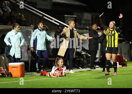 Borehamwood, Großbritannien. September 2024. Lia Walti von Arsenal Women wird am 26. September 2024 im Meadow Park, Borehamwood, England, beim zweiten Spiel der UEFA Women's Champions League zwischen Arsenal Women und BK Hacken Women ausgetragen. Foto von Joshua Smith. Nur redaktionelle Verwendung, Lizenz für kommerzielle Nutzung erforderlich. Keine Verwendung bei Wetten, Spielen oder Publikationen eines einzelnen Clubs/einer Liga/eines Spielers. Quelle: UK Sports Pics Ltd/Alamy Live News Stockfoto