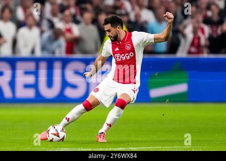 AMSTERDAM, NIEDERLANDE - 26. SEPTEMBER: Josip Sutalo von AFC Ajax übergibt den Ball während des UEFA Europa League 2024/25 League Phase MD1 Spiels zwischen AFC Ajax und Besiktas JK am 26. September 2024 in der Johan Cruijff Arena in Amsterdam. (Foto: Rene Nijhuis) Stockfoto