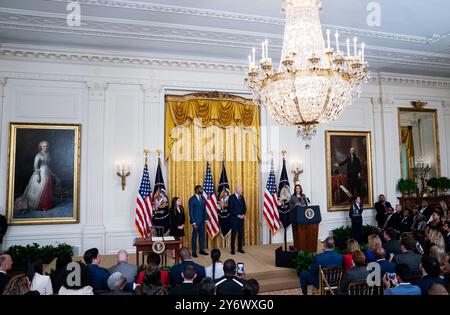 Washington, USA. September 2024. US-Vizepräsidentin Kamala Harris spricht am Donnerstag, den 26. September, im East Room des Weißen Hauses in Washington, DC, USA, über Waffengewalt. 2024. die Biden-Regierung kündigt neue Maßnahmen an, um aktive Schützen in Schulen sowie Maschinengewehrgeräte anzugehen. Fotograf: Al Drago/Pool/SIPA USA Credit: SIPA USA/Alamy Live News Stockfoto