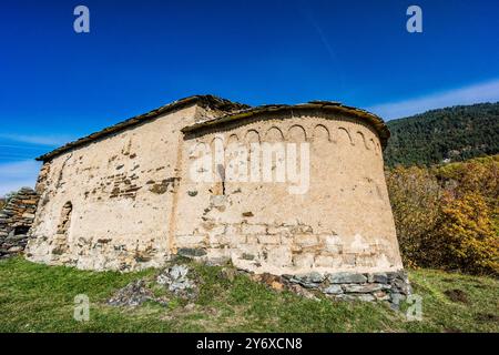 Kapelle von Sant Miqueu (Kapelle von San Miguel), datiert auf das 10. Jahrhundert, frühromanische, Vilamos, Aran-Tal, Katalonien, Pyrenäen, Spanien. Stockfoto