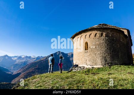 Kapelle von Sant Miqueu (Kapelle von San Miguel), datiert auf das 10. Jahrhundert, frühromanische, Vilamos, Aran-Tal, Katalonien, Pyrenäen, Spanien. Stockfoto