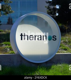 Blut-Tests Diagnostik-Unternehmen-Theranos ging von heiß bis unruhigen in nur ein paar Wochen (November 2015), Palo Alto CA Stockfoto