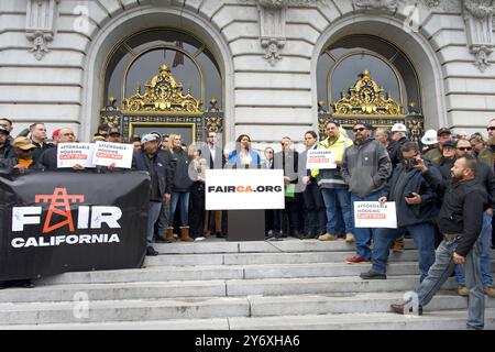 San Francisco, KALIFORNIEN - 1. März 2024: Bürgermeister London Breed spricht auf einer Pressetagung für erschwingliche Wohngebäude vor dem Rathaus. Stockfoto