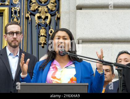 San Francisco, KALIFORNIEN - 1. März 2024: Bürgermeister London Breed spricht auf einer Pressetagung für erschwingliche Wohngebäude vor dem Rathaus. Stockfoto