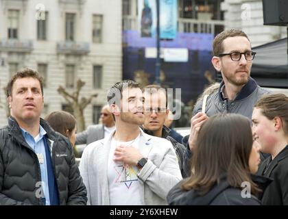 San Francisco, KALIFORNIEN - 3. März 2024: Senator Scott Wiener bei einer Kundgebung gegen Antisemitismus im Civic Center. Stockfoto